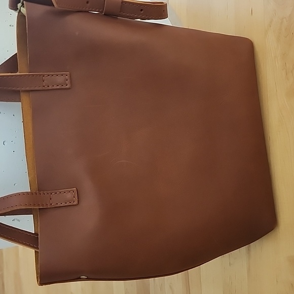 Portland leather crossbody tote - Picture 3 of 13
